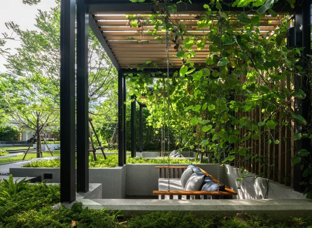 綠墻，讓花園植物“豎”著長