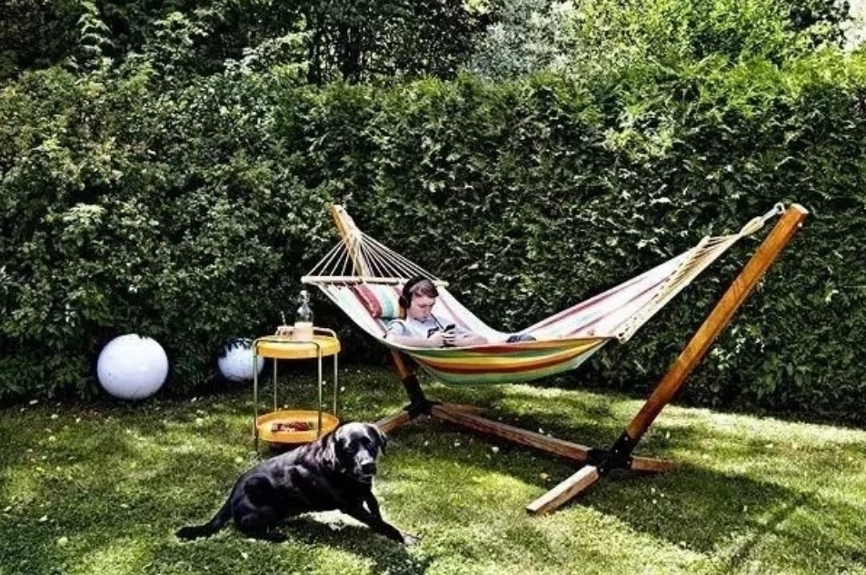 吊椅，讓庭院生活更愜意。日照花園設(shè)計(jì)