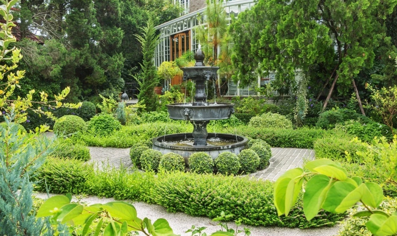 當自然元素融入鄉村庭院，這樣的院子這也太悠閑了吧~