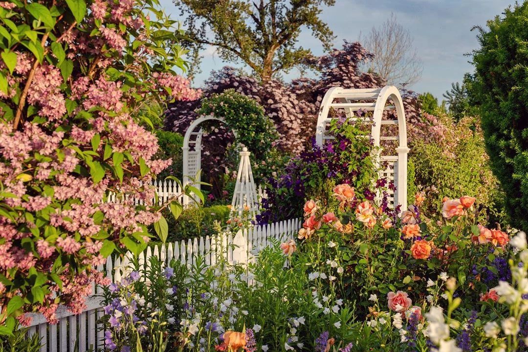 花園小空間里，融洽的色彩搭配尤為重要