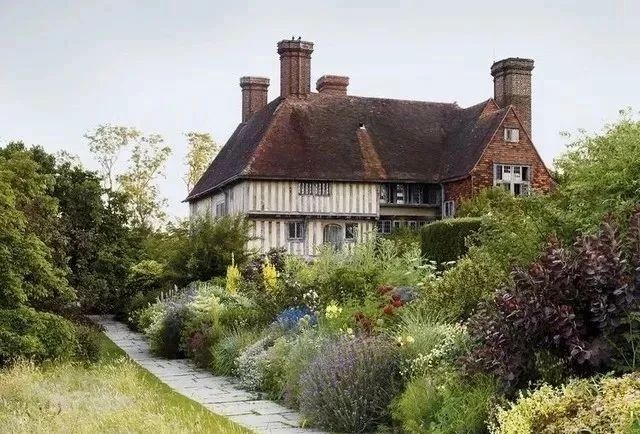 歐式庭院，有一種與國內花園完全不同的意境